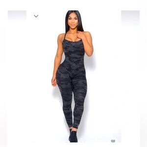 Bombshell wear camo jumpsuit size small